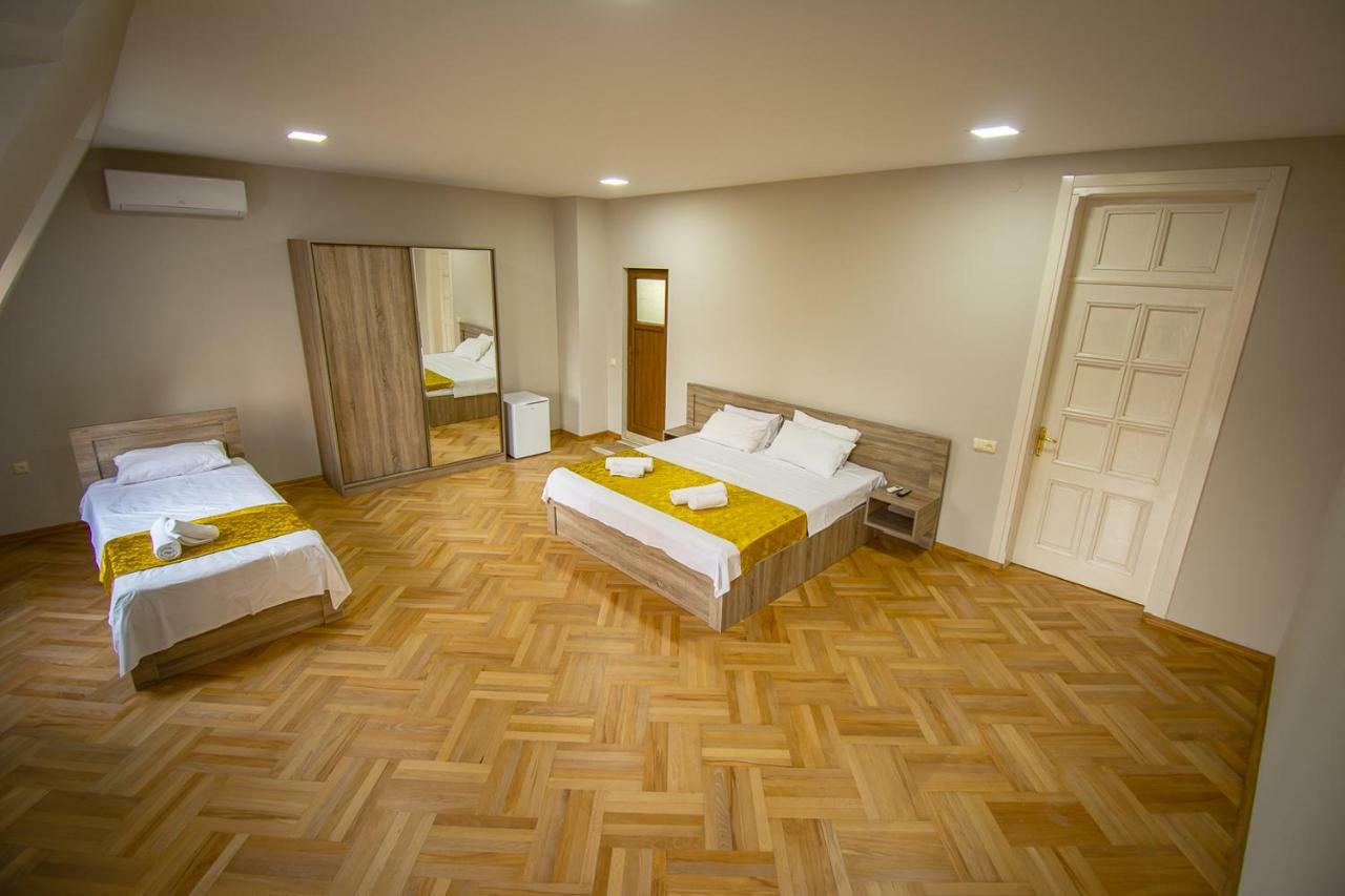 Nana'S Guesthouse Batumi Esterno foto