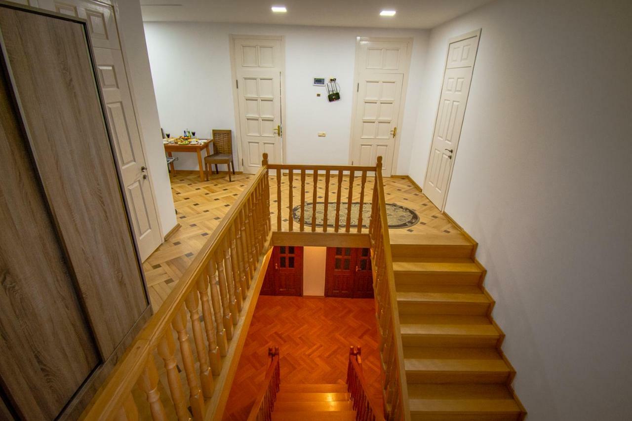 Nana'S Guesthouse Batumi Esterno foto