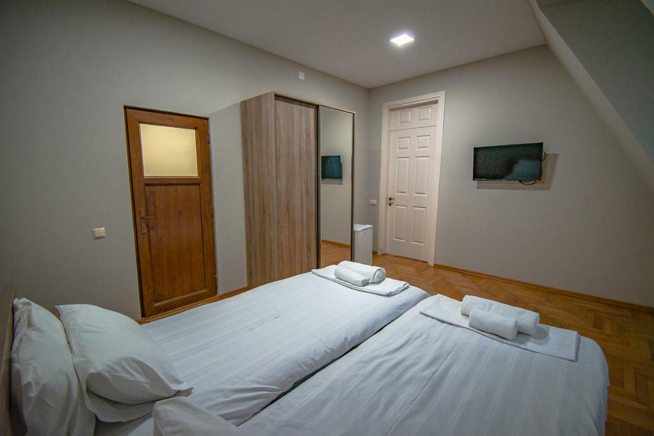 Nana'S Guesthouse Batumi Esterno foto